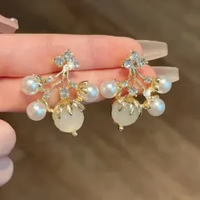 Elegant Pearl and Crystal Flower Earrings