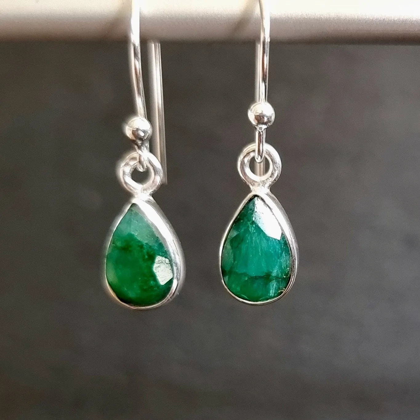 Emerald Teardrop 9mm x 6mm 925 Silver Earrings, E5EM