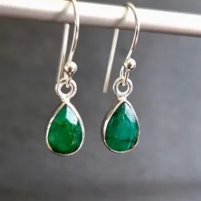 Emerald Teardrop 9mm x 6mm 925 Silver Earrings, E5EM