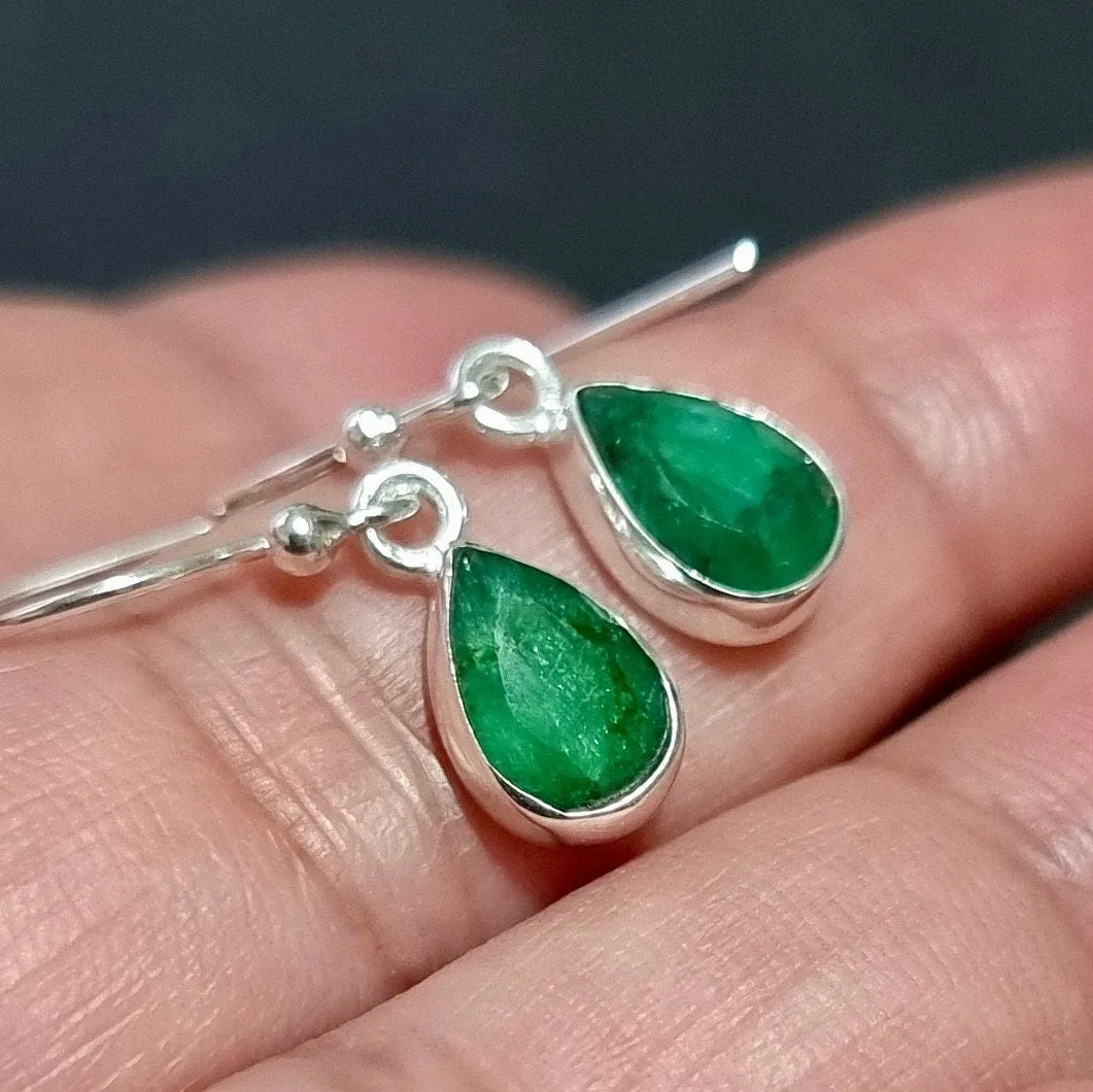 Emerald Teardrop 9mm x 6mm 925 Silver Earrings, E5EM