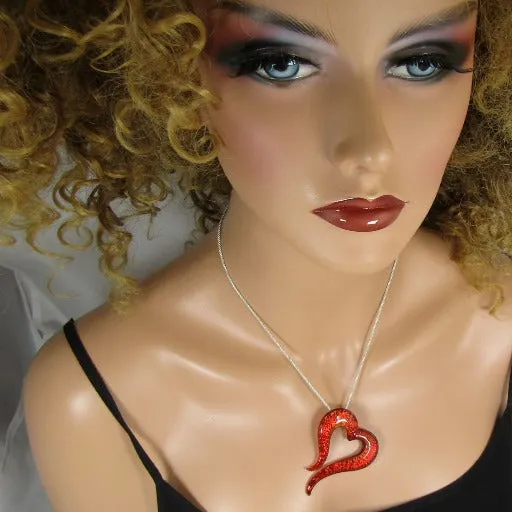 Handmade Alluring Heart Pendant Necklace