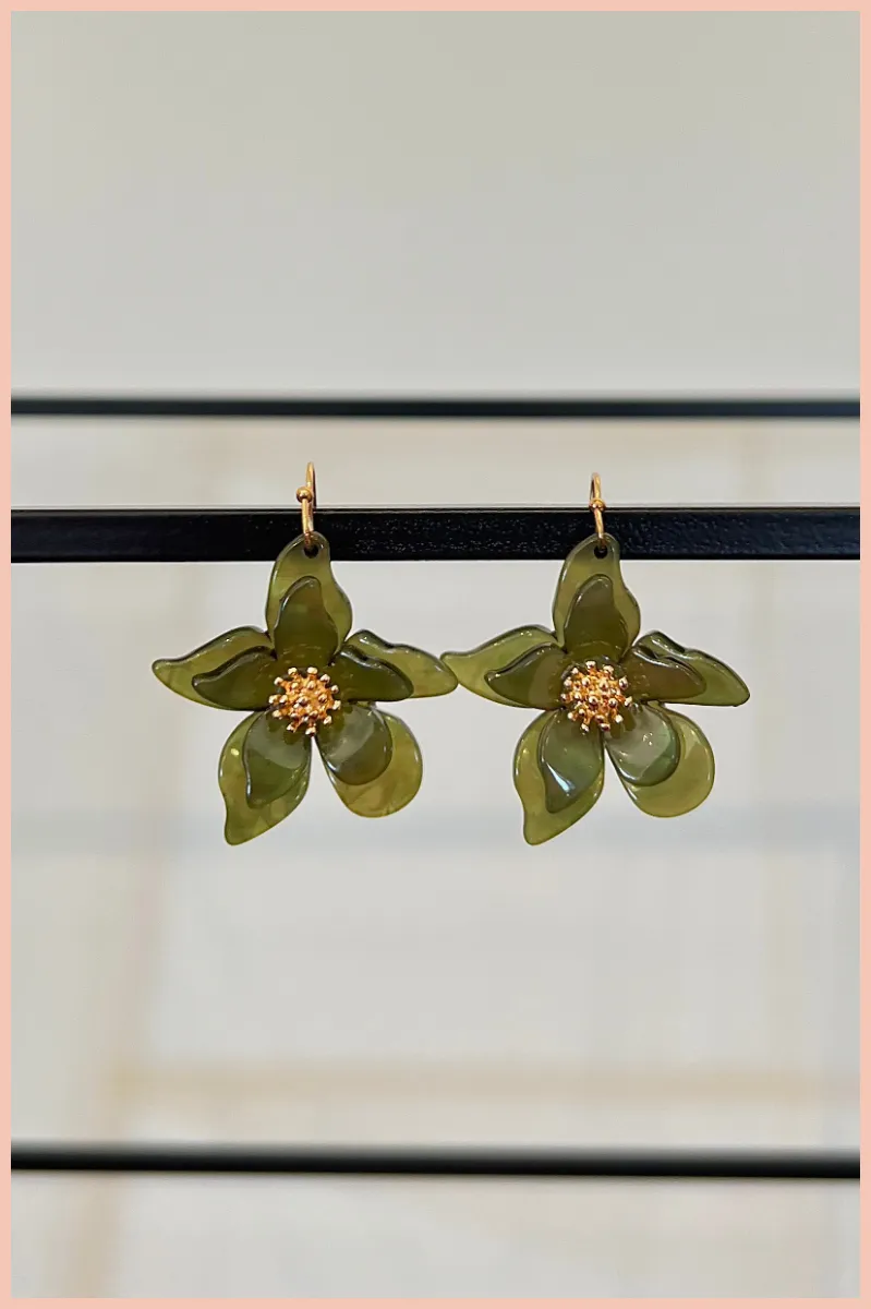 METALLIC RESIN FLOWER EARRINGS