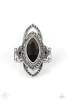 Paparazzi Ring ~ Hot Off The Empress  - Silver