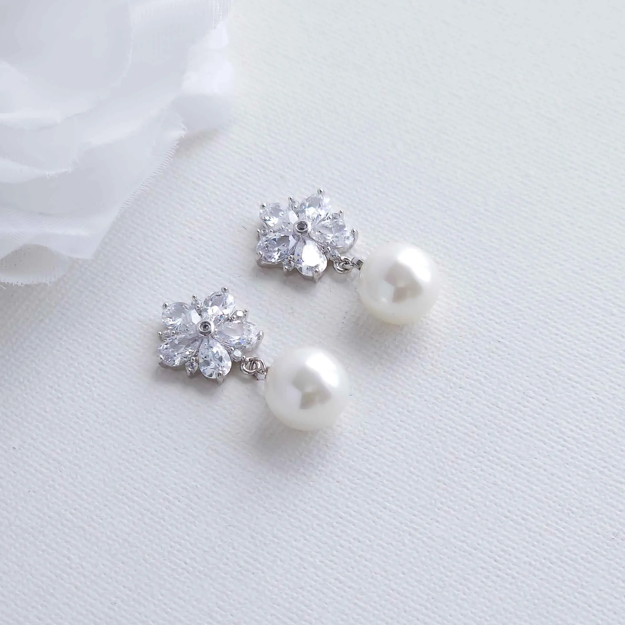 Pearl Drop Floral Earrings-Brielle